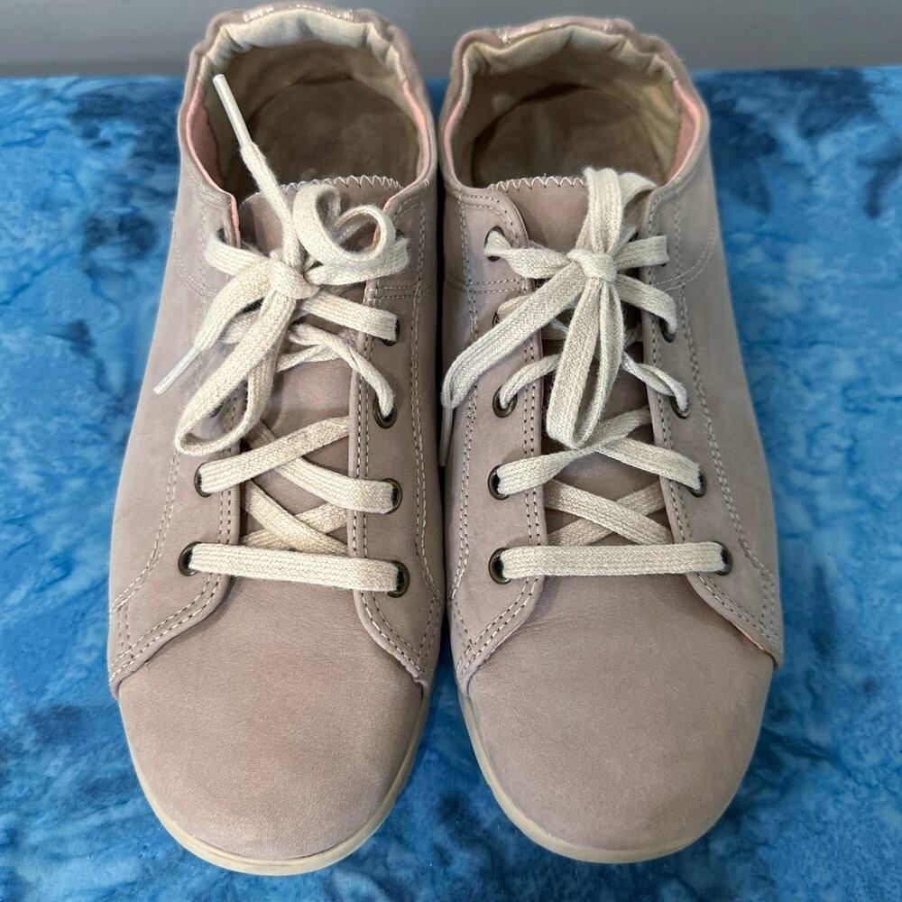 SAS Solstice II lace up flat in deser/taupe 8.5